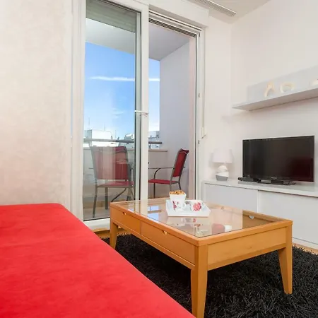 City Center Good Life Apartment Split